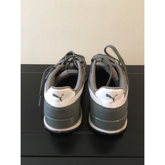 Kids Puma Sneakers 👟 - Picture 2 of 5